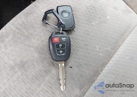 2016 Toyota Corolla Le z USA, uszkodzony, nr VIN 2T1BURHE4GC557995